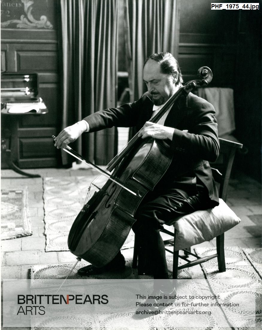 Photograph of Bernard Greenhouse rehearsing at Orford Church