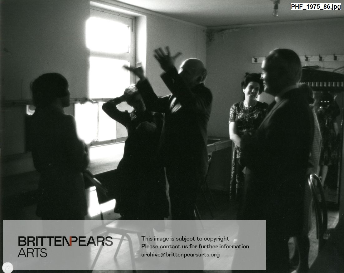 Photograph of Murray Perahia, Nina Dorliak and Sviatoslav  Richter, William Servaes, an unidentified woman and  Imogen Holst
