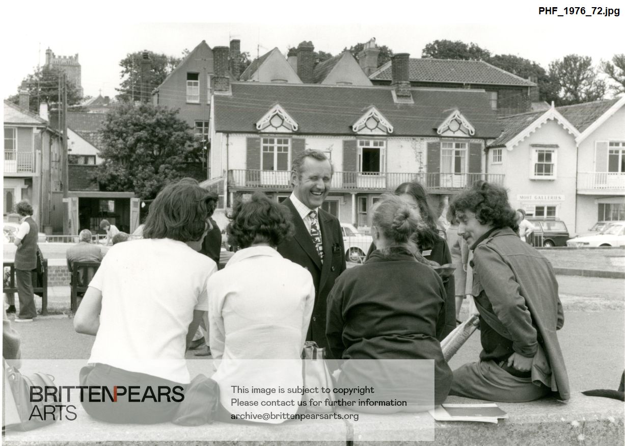 Photograph of Keith Cable with Hesse students in Aldeburgh