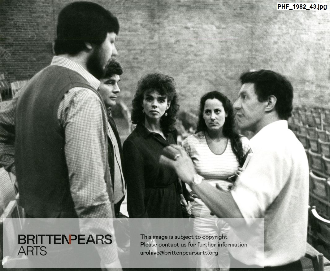 Photograph of performers in Snape Maltings Concert Hall