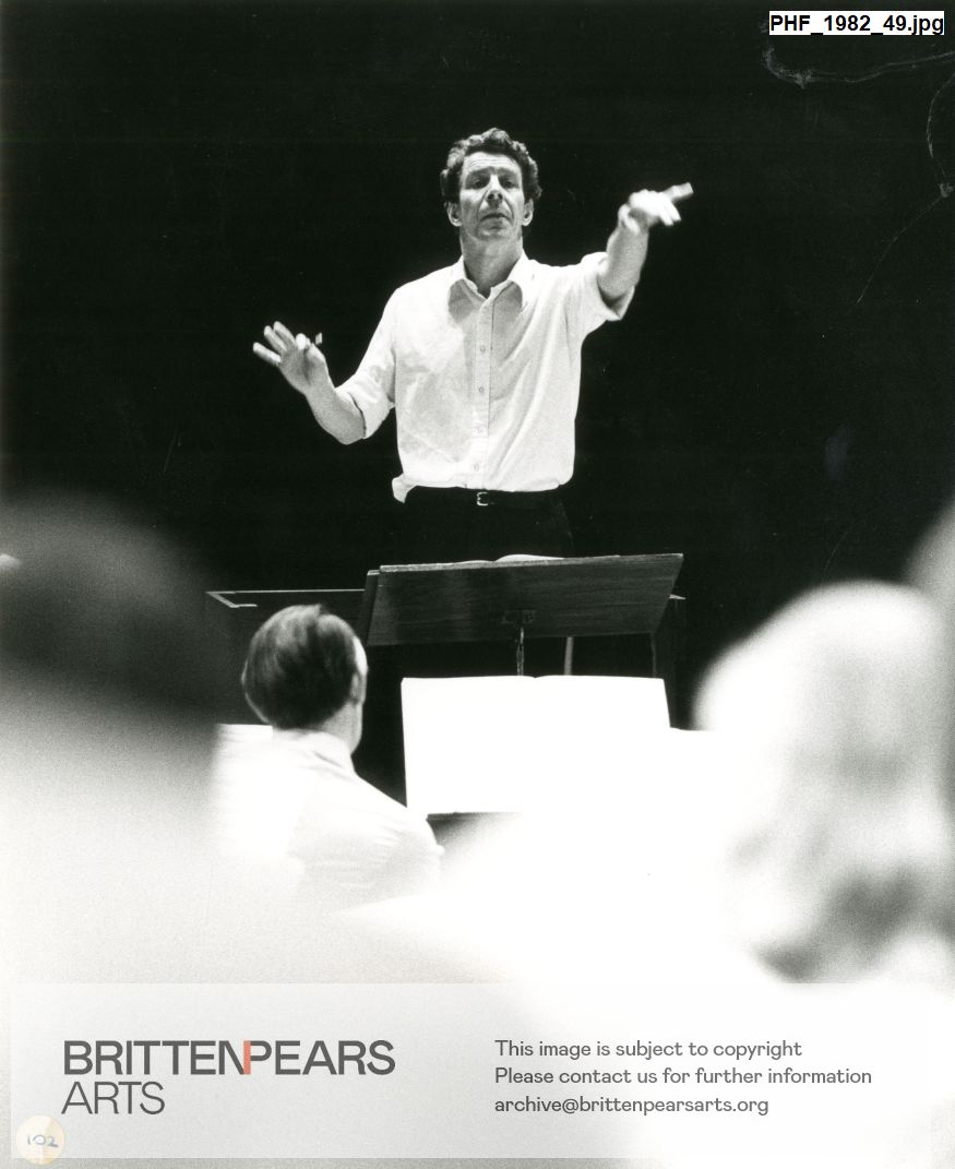 Photograph of Richard Marlow conducting a rehearsal