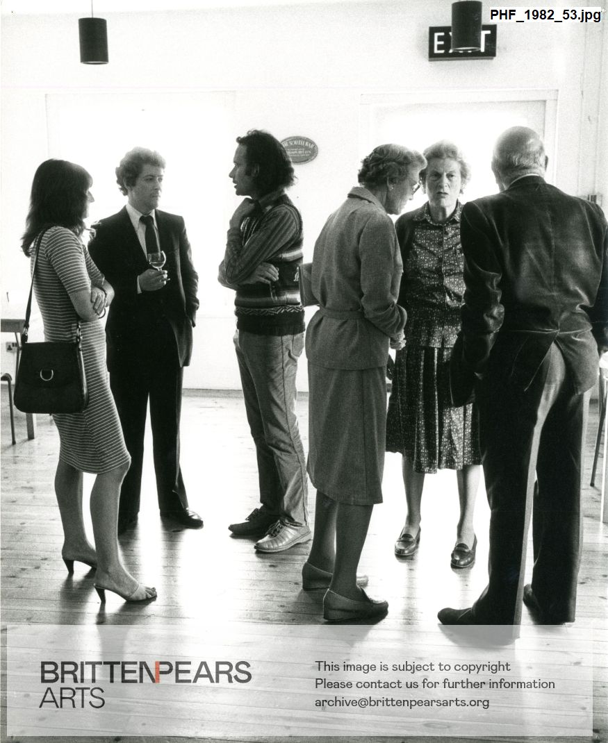 Photograph of a group of Aldeburgh Festival patrons