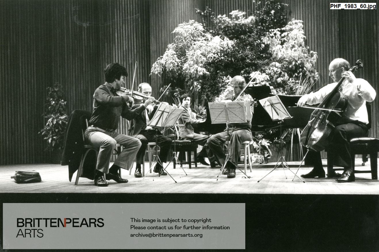 Photograph of The Gabrieli String Quartet with Murray Perahia