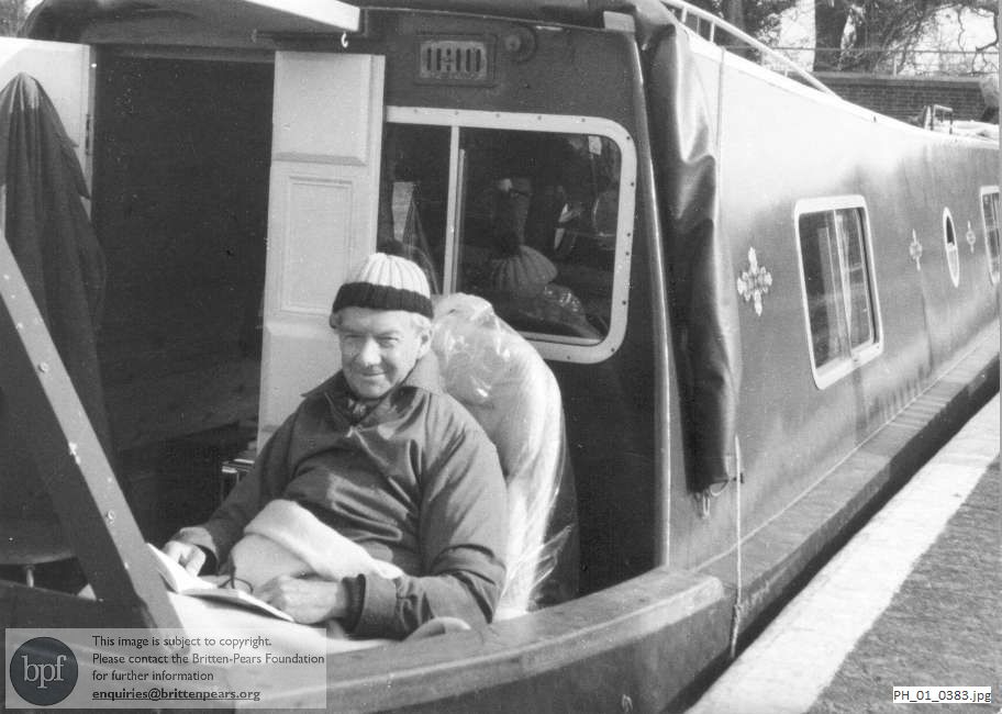 Benjamin Britten on a narrowboat on the North Oxford Canal