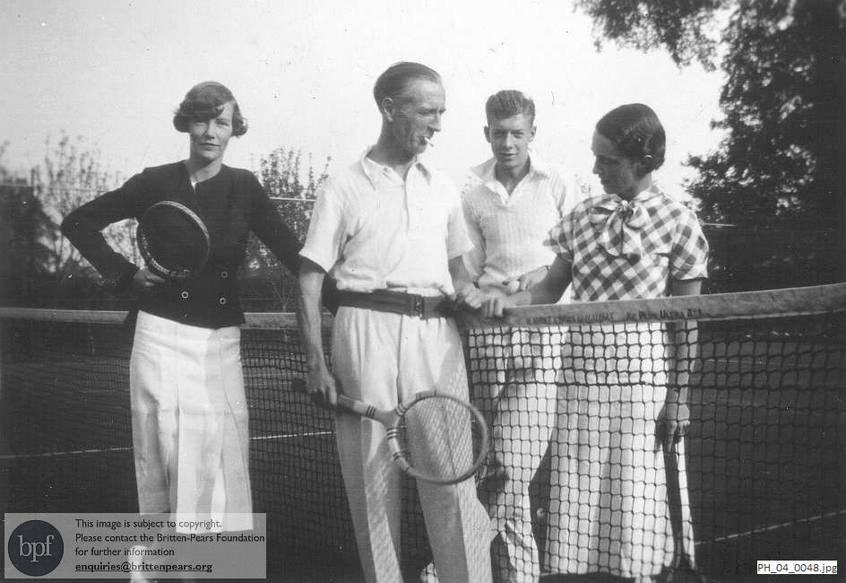 Beth Britten and Benjamin Britten in a tennis foursome
