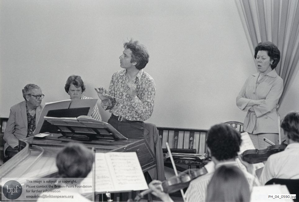 Janet Baker and Steuart Bedford rehearse Britten's 'Phaedra' Op 93